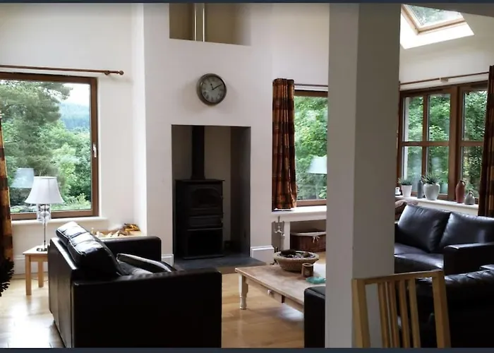 Holly Tree Lodge With Sauna Near Glenshee